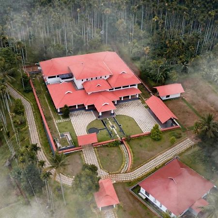 Wayanad Mace Mansion Otel Kenichira Dış mekan fotoğraf