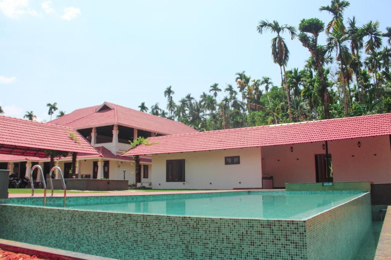 Wayanad Mace Mansion Otel Kenichira Dış mekan fotoğraf