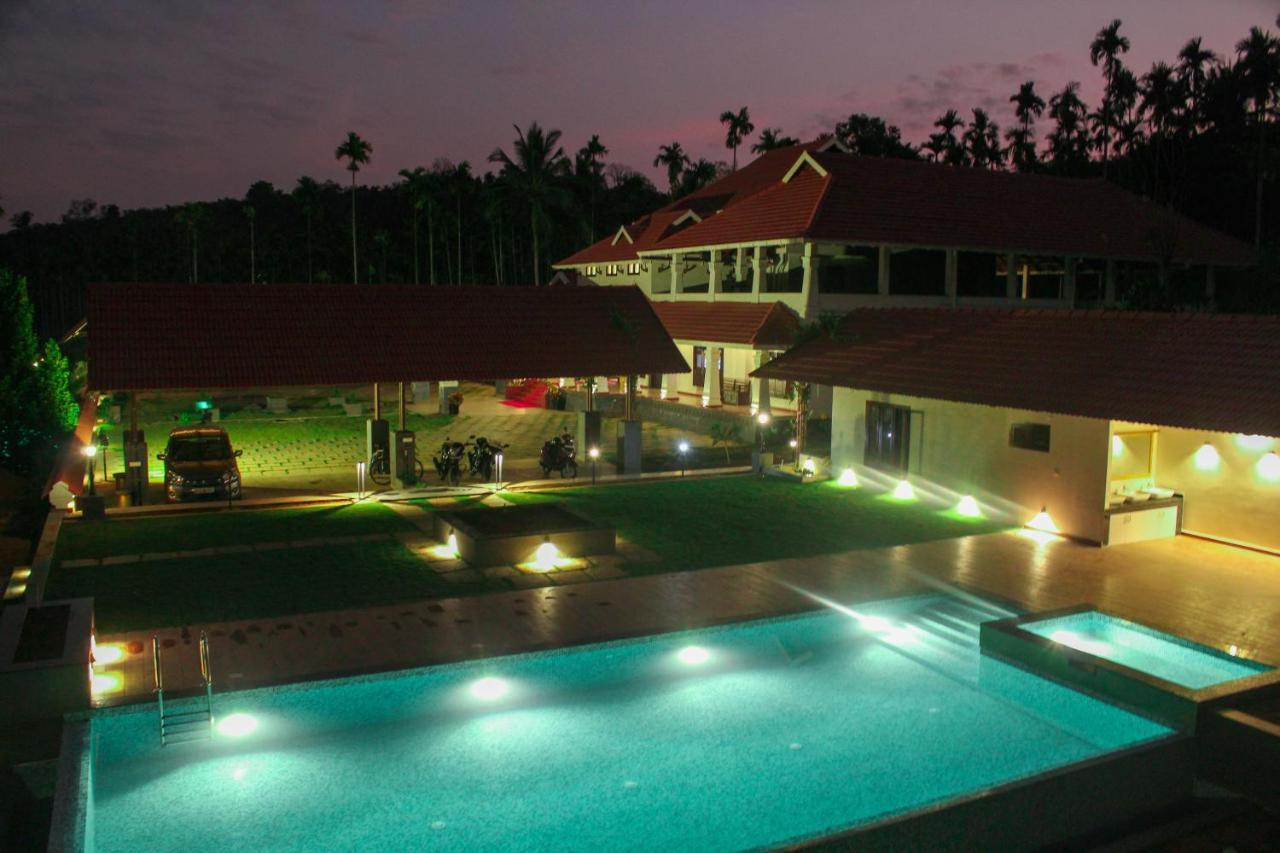 Wayanad Mace Mansion Otel Kenichira Dış mekan fotoğraf